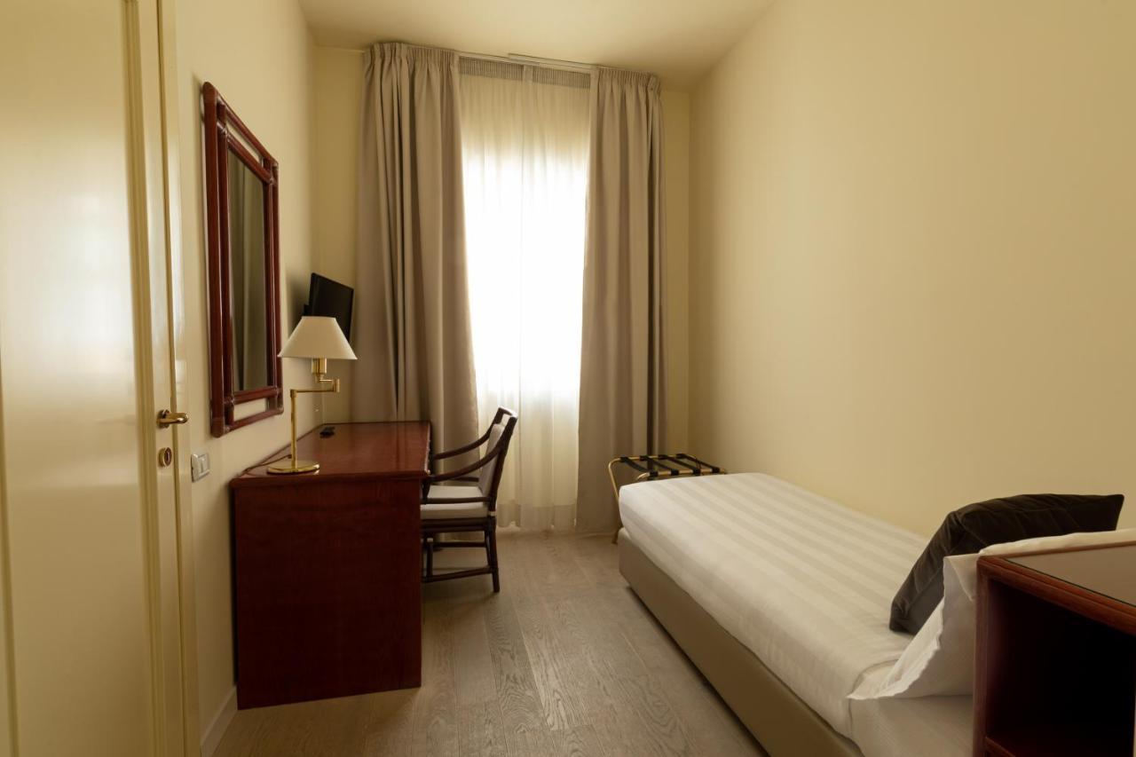 Hotel Enzo Porto Recanati Extérieur photo