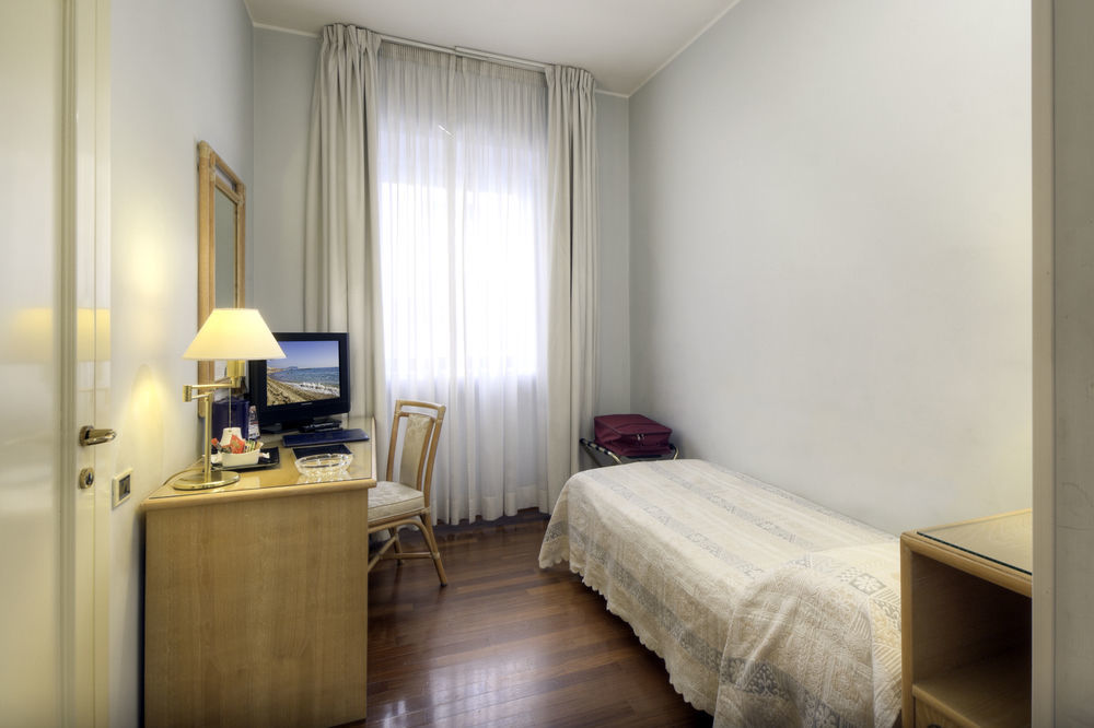 Hotel Enzo Porto Recanati Extérieur photo