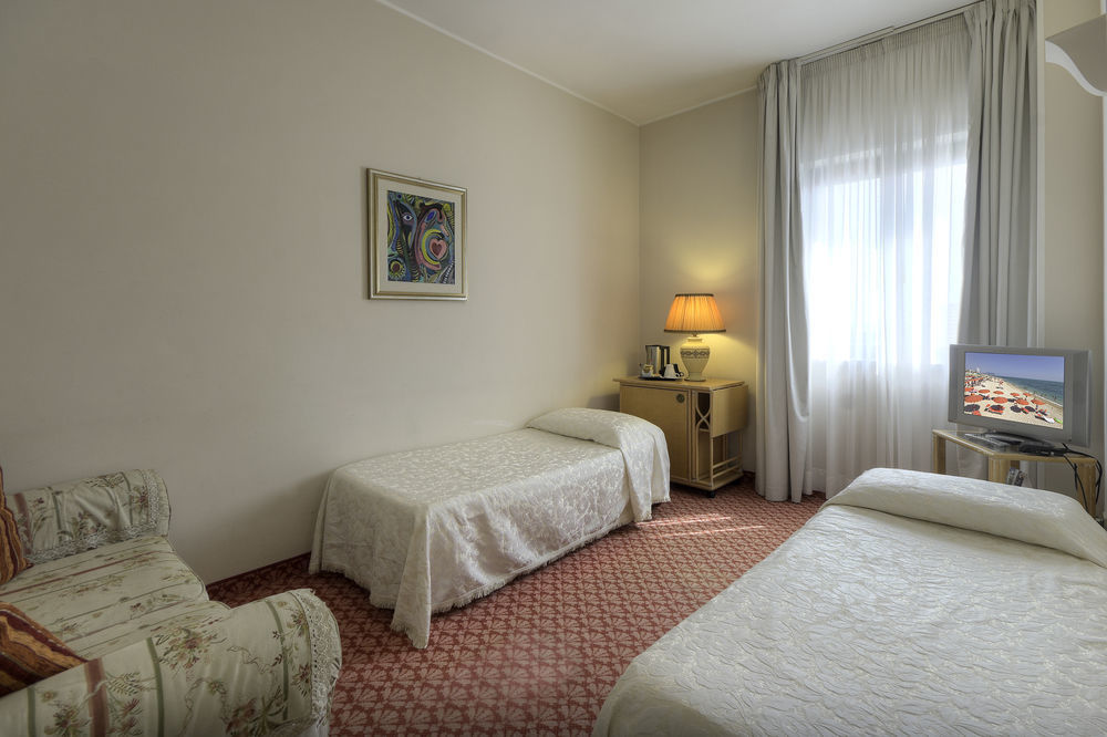 Hotel Enzo Porto Recanati Extérieur photo