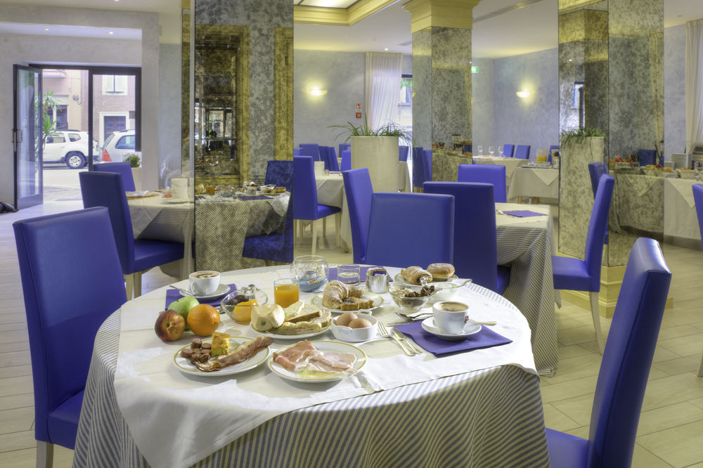 Hotel Enzo Porto Recanati Extérieur photo